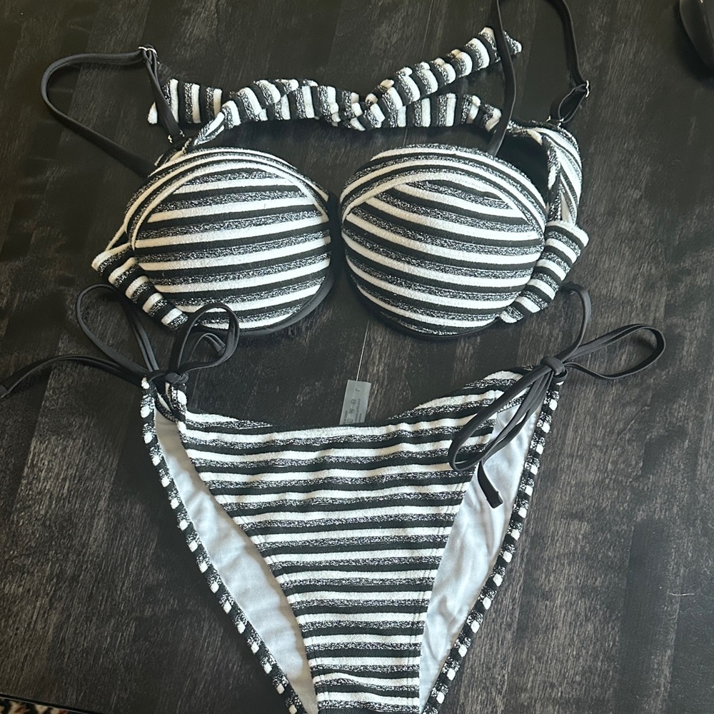 SHEIN Black and White Striped Bikini